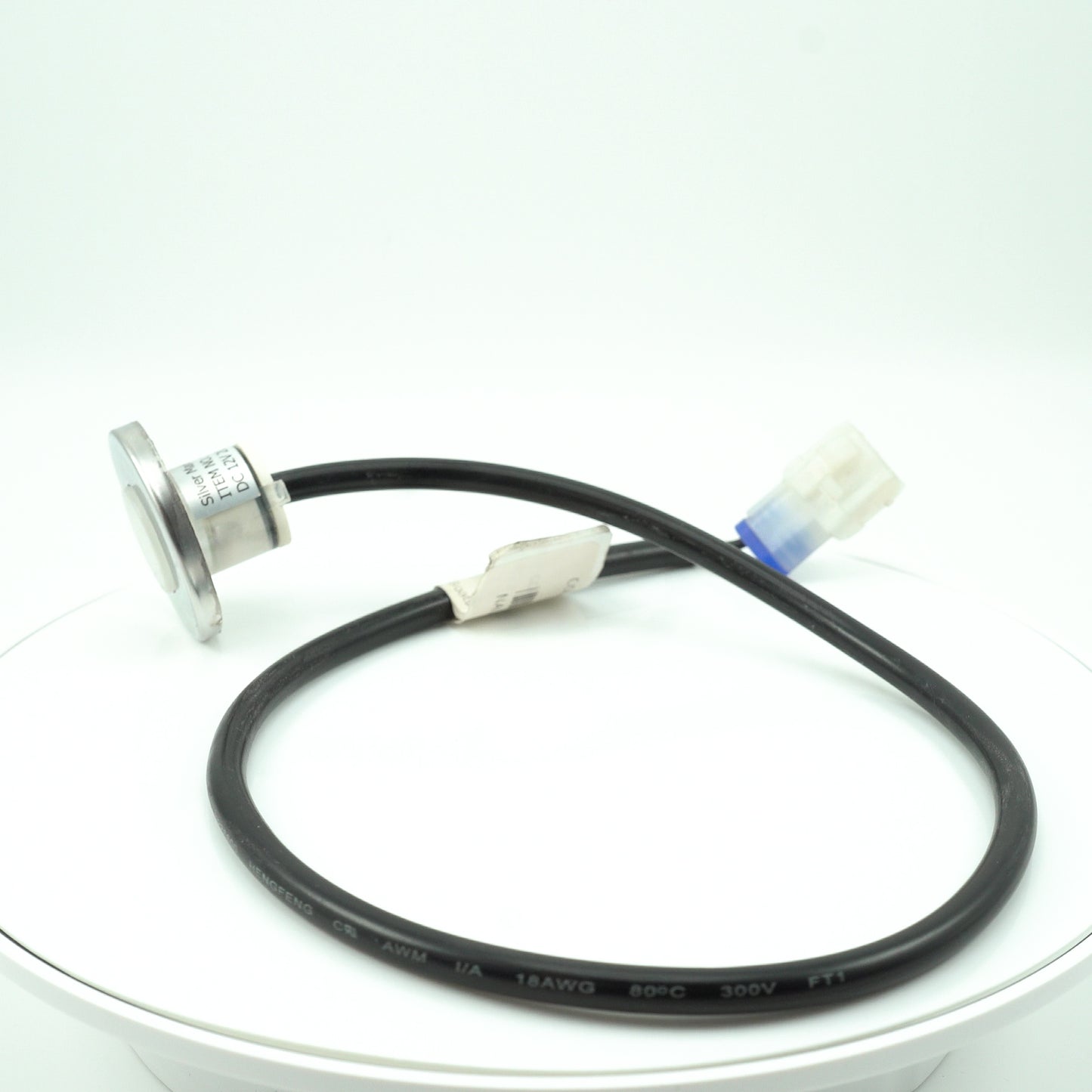 COURTESY LIGHT, ROUND LED W/ CONNECTOR 2013-2017