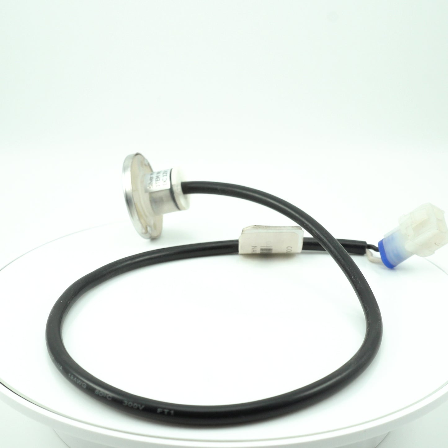 COURTESY LIGHT, ROUND LED W/ CONNECTOR 2013-2017